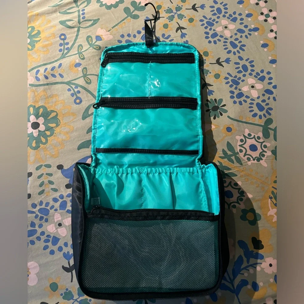 Make-Up Hanging Organizer